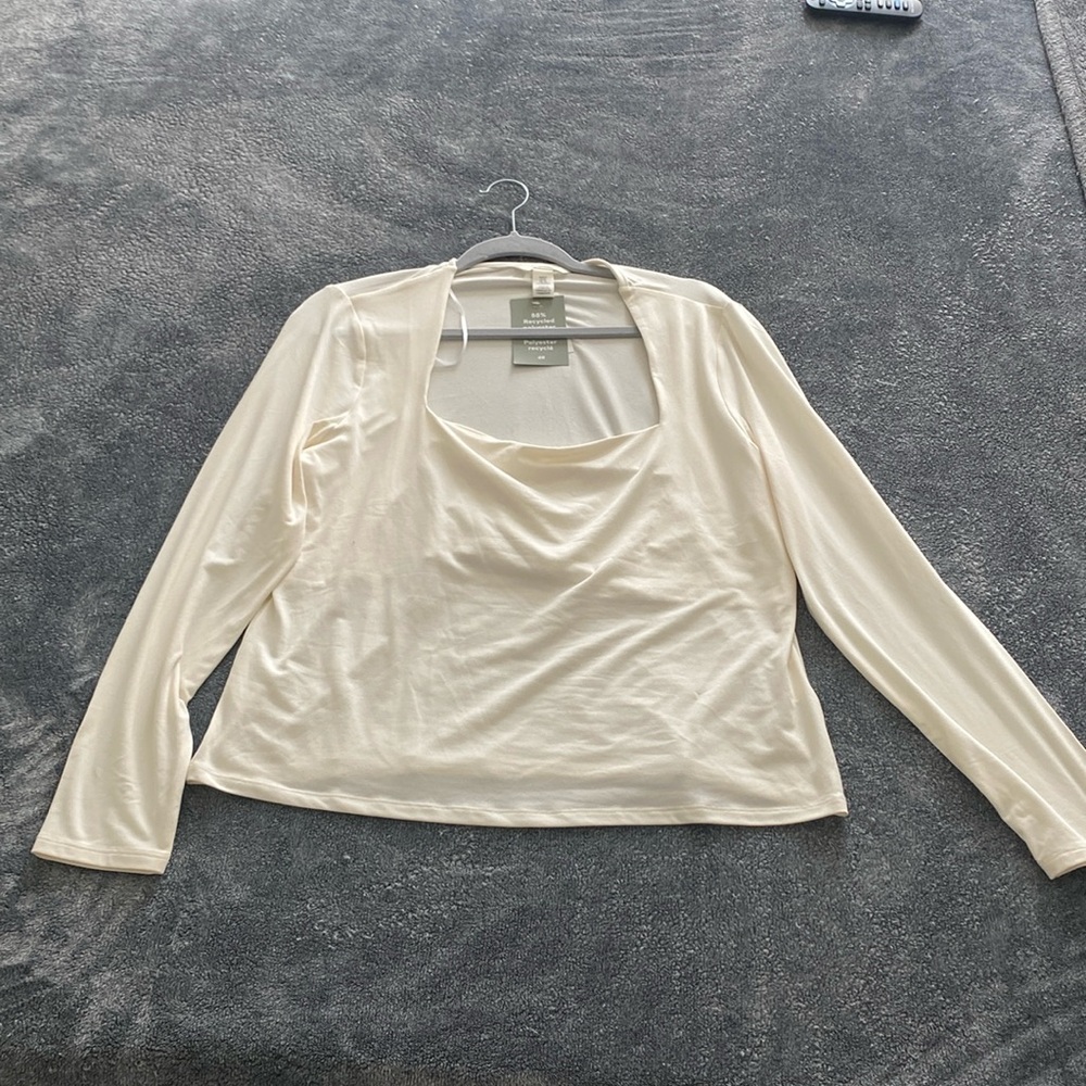 Square-neck top